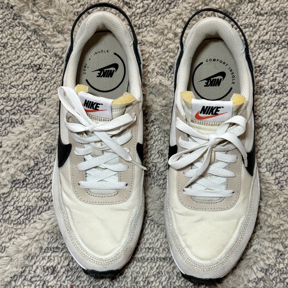 Nike Women’s Waffle Debut Shoes | Size 8.5 - Picture 4 of 9